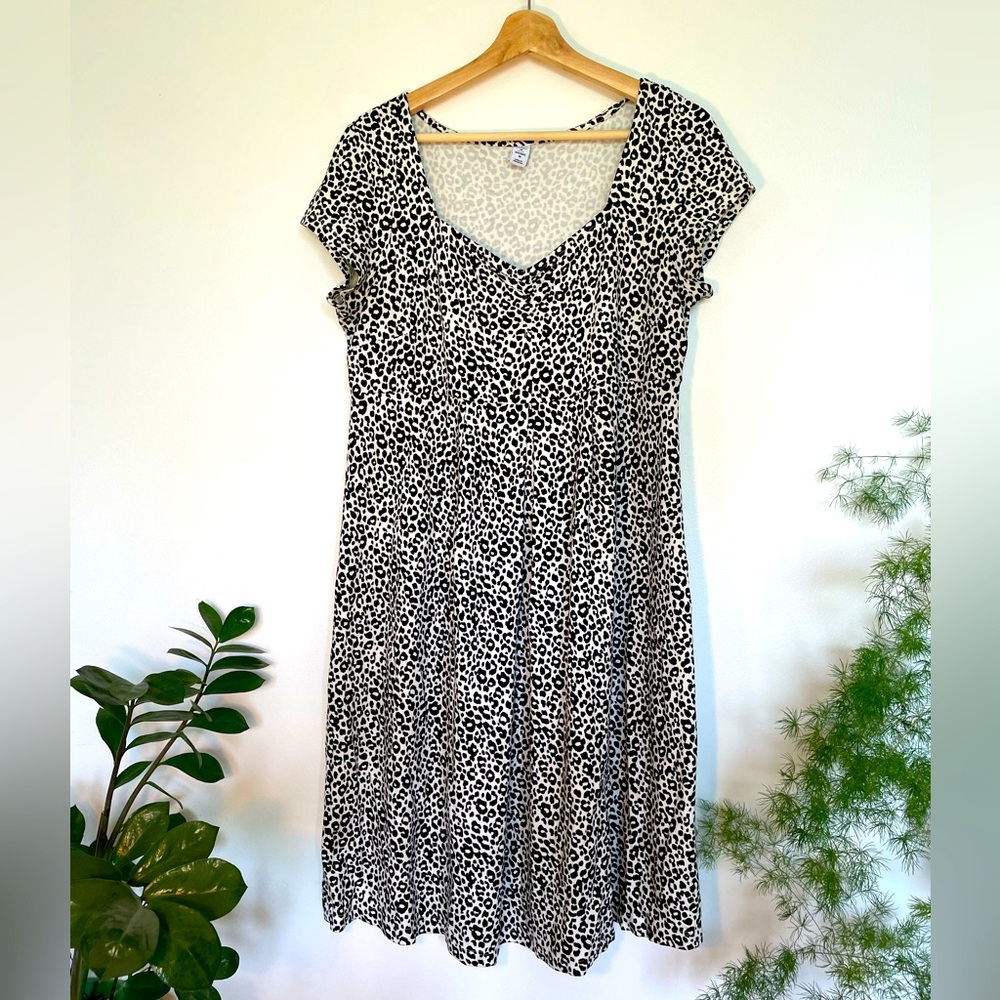 Old Navy Black and White Animal Print Midi Dress Maternity